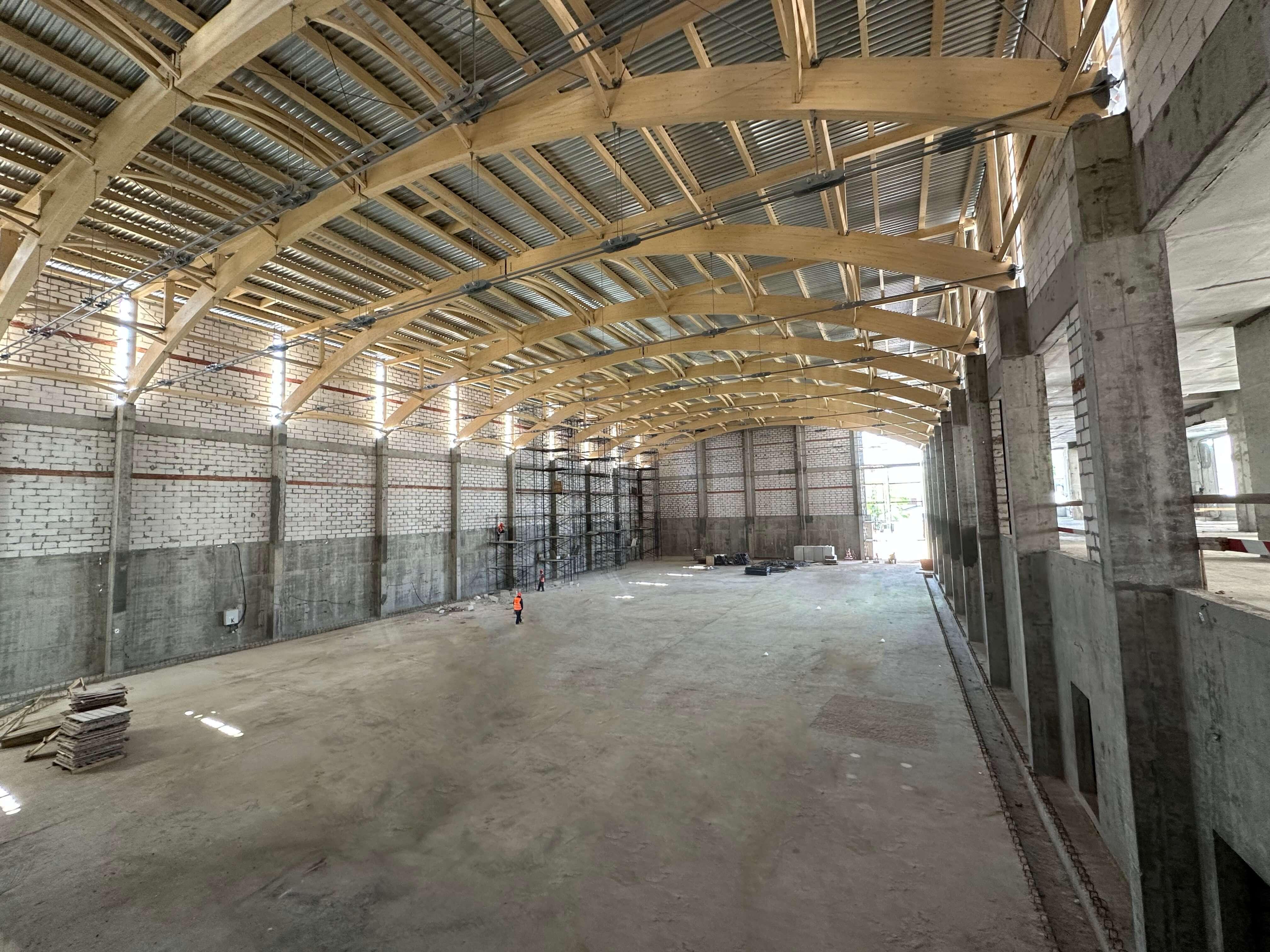 В N’ICE LOFT началось обустройство ледовой арены